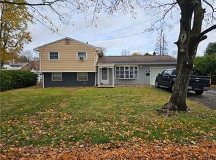 1305 Fairwood Dr, Utica, NY 13502