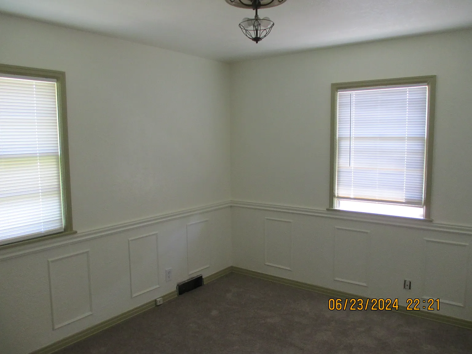 3 bed, 900 sqft, $1,500 — Photo 4