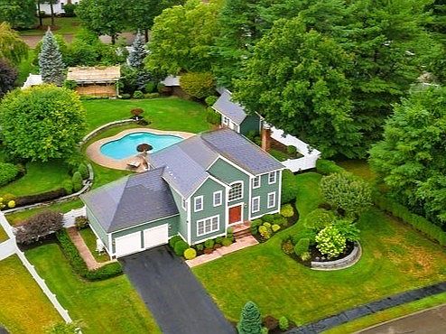 3rd image of 46 Hunt Dr