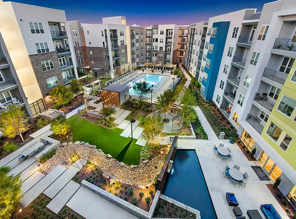 AMLI Piedmont Heights — Photo 1