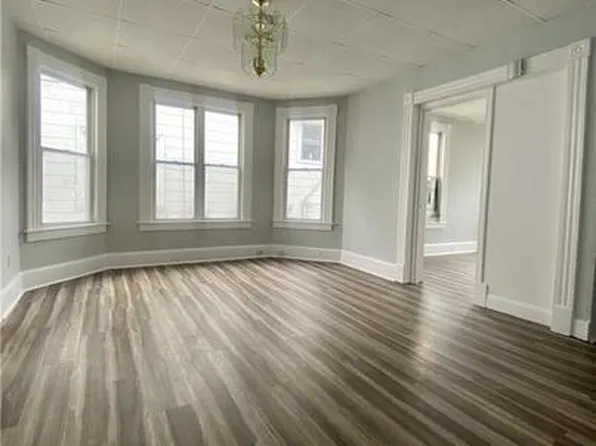 15-17 Ridgewood St #2, Waterbury, CT 06710