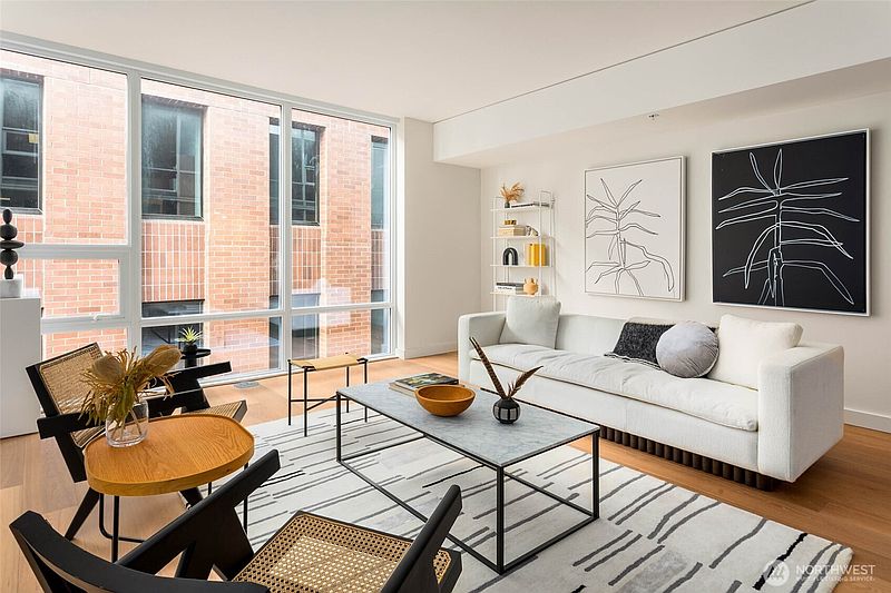 4th image of 121 Stewart Street #505