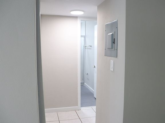4th image of 216 Calabria Ave APT 1