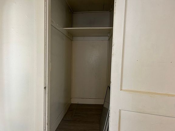 3rd image of 1224 Broadway St #1/2