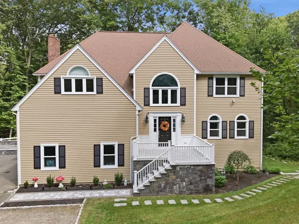 134 Parker Rd, Framingham, MA 01702