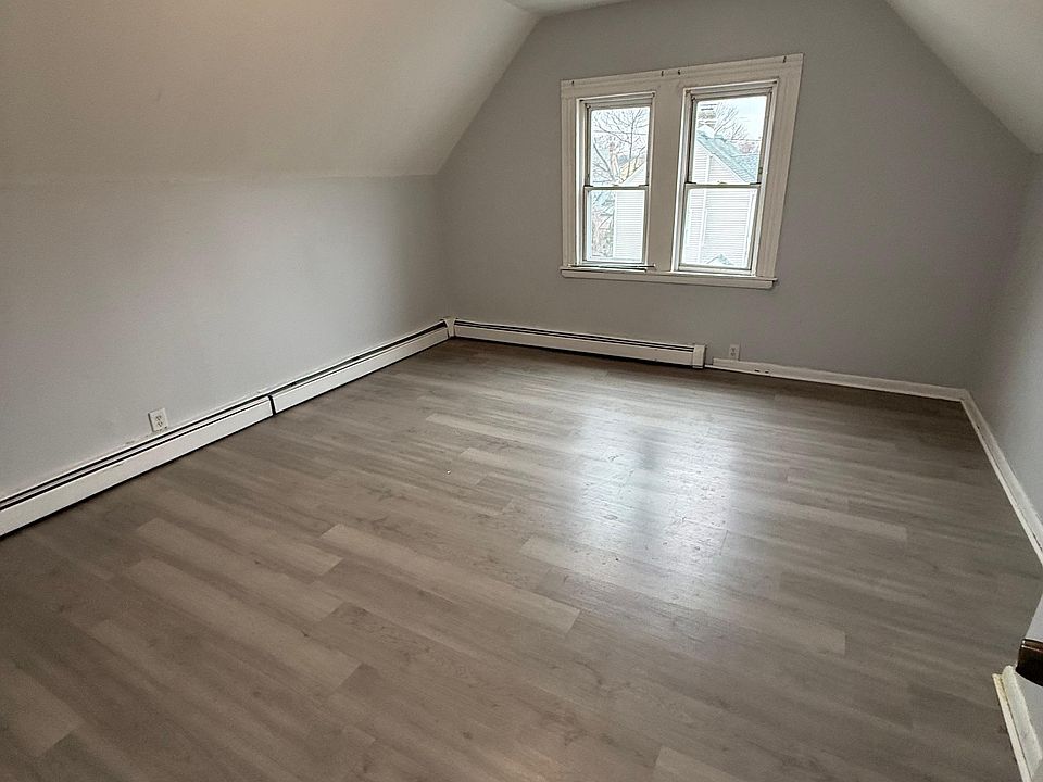 1st image of 225 Linden Rd Floor 2