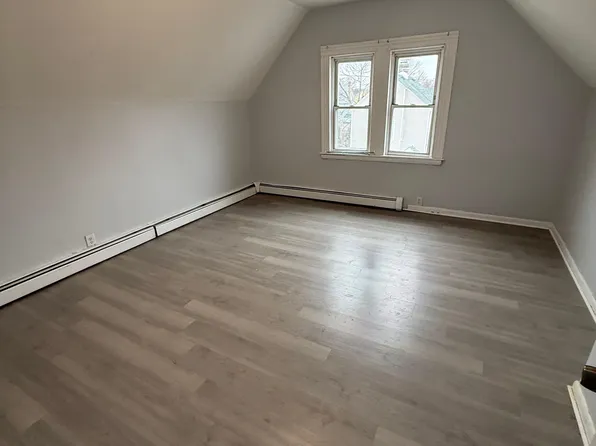 225 Linden Rd Floor 2, Roselle, NJ 07203