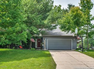 6158 Miramonte Dr NE, Rockford, MI 49341