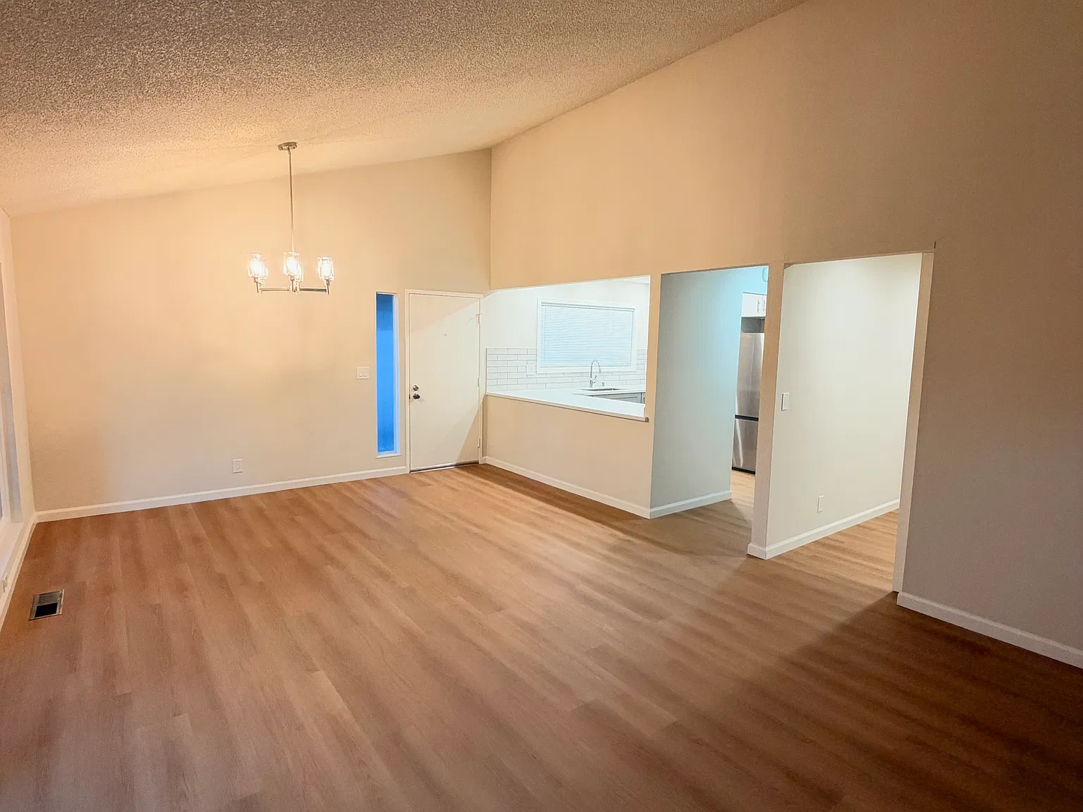 2 bed, 1152 sqft, $4,900 — Photo 4
