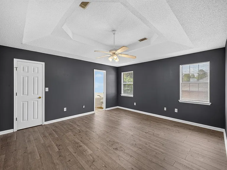 4810 Golden Leaf Ln — Photo 17