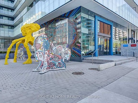 2nd image of 161 Roehampton Ave #2007