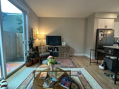 6228 NE 11th Ave — Photo 10