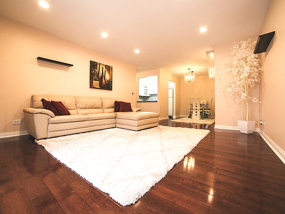 3rd image of 1021 Des Plaines Ave #C407
