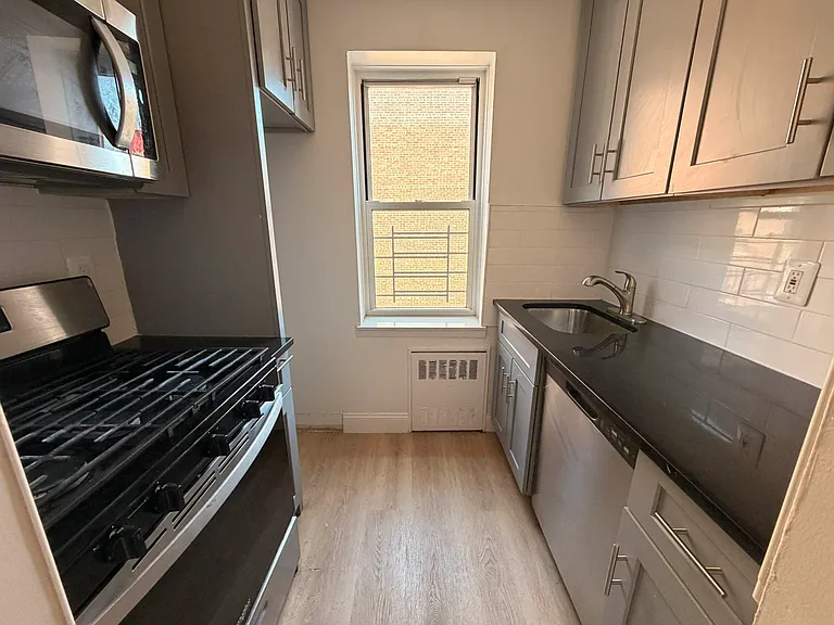 83-60 118th St #6M — Photo 6