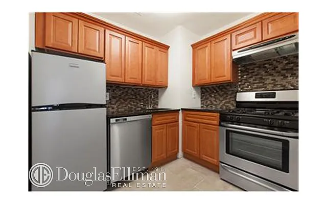 Rented by Douglas Elliman | media 18