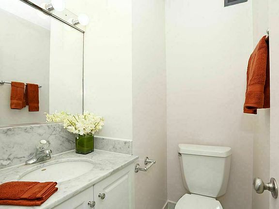 4th image of 401 E 80th St APT 26G