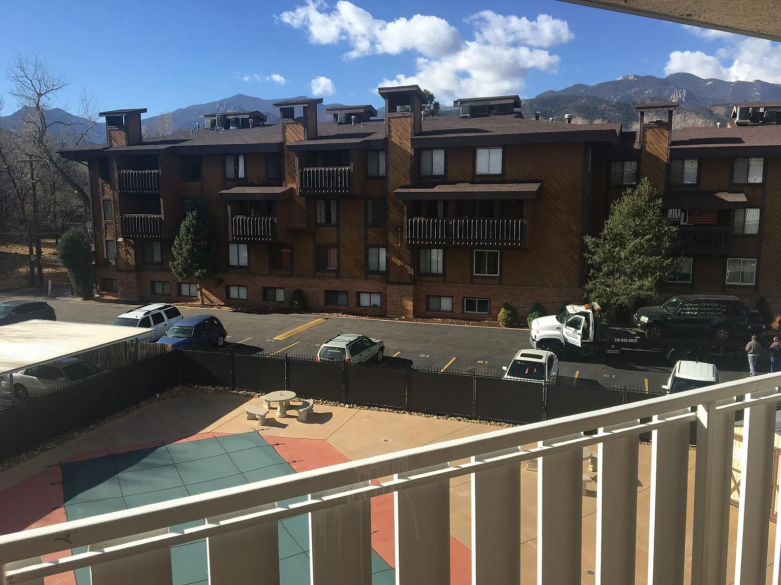 900 Saturn Dr — Photo 3