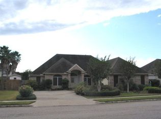 203 Westbrook Dr, Victoria, TX 77904