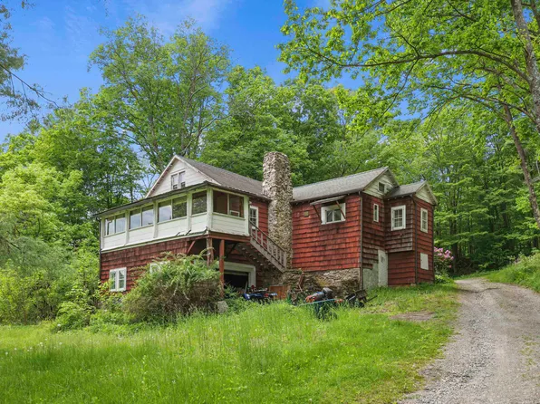 348 Center Street, Pownal, VT 05261