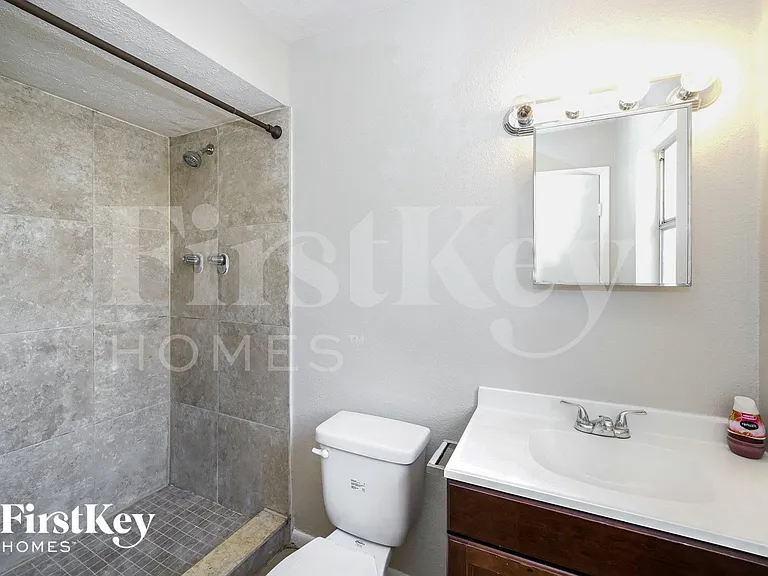 802 Briarcliff Dr — Photo 10