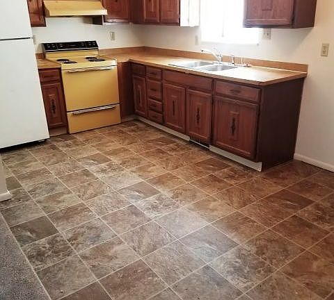 3rd image of 609 Howard Ave APT 2