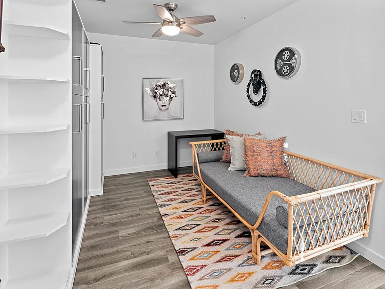 732 Cormorant St — Photo 13