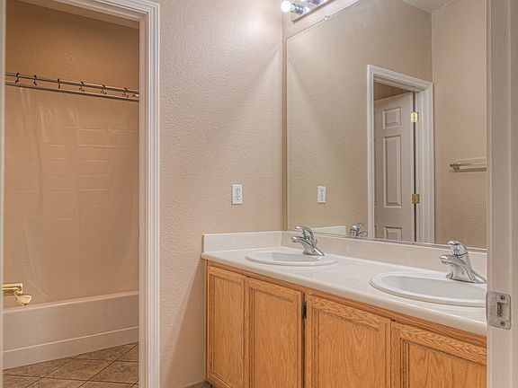 5th image of 9590 Crisswell Dr