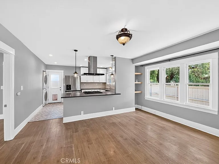 800 Temple Ave — Photo 9