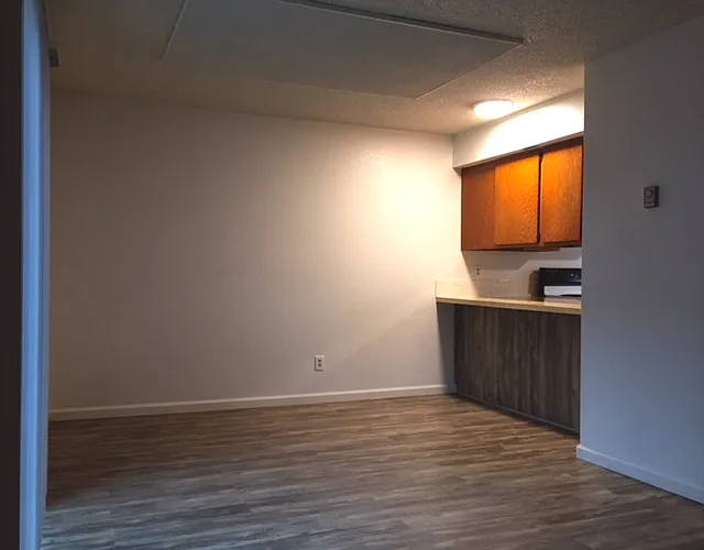 2 bed, 1.5 bath, 950 sqft, $1,400 — Photo 3
