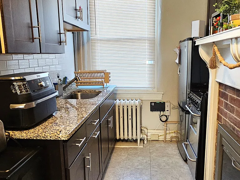 339 W Miner St #C — Photo 6