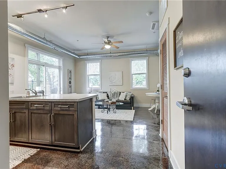 1020 Porter St #104 — Photo 6