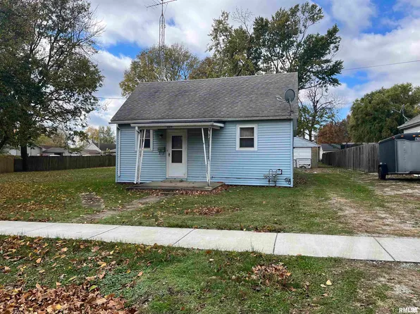 1117 N Noble St, Virden, IL 62690