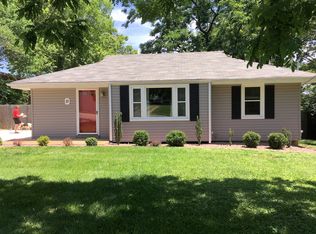 11 Reinke Rd, Ballwin, MO 63021