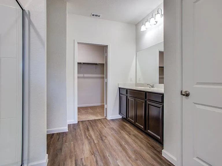 304 Briar Cv — Photo 9