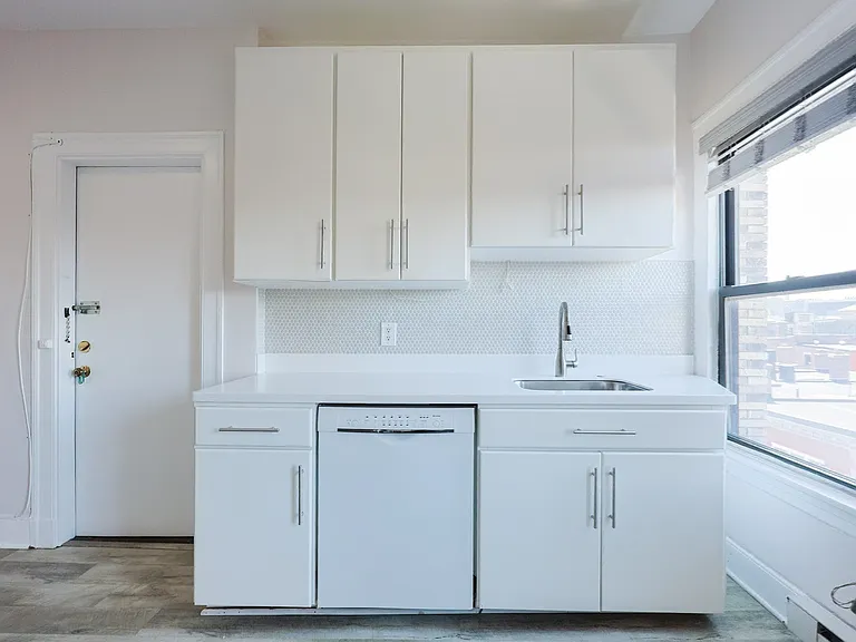 857 Beacon St — Photo 17