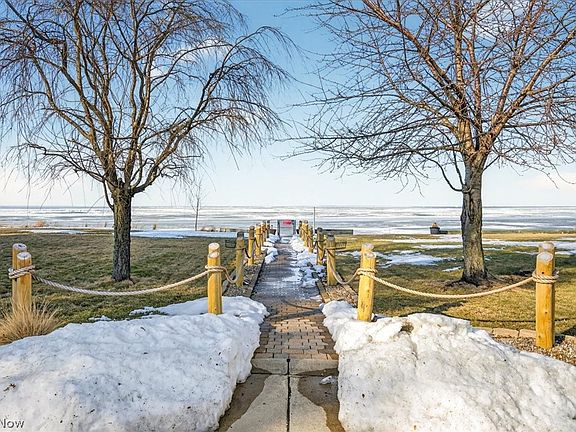 5th image of 71 Lake Edge Dr