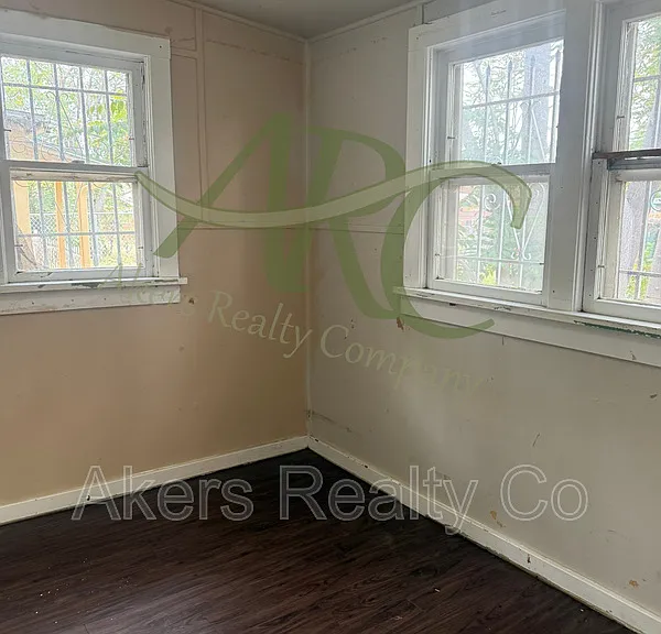 1216 Cedar St — Photo 9