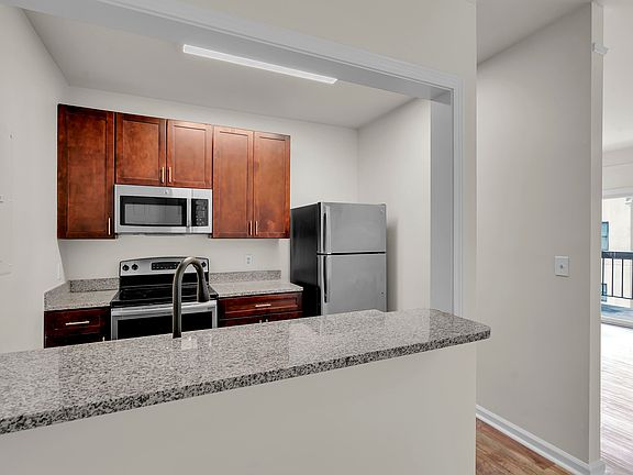 5th image of 233 N Main St APT 509