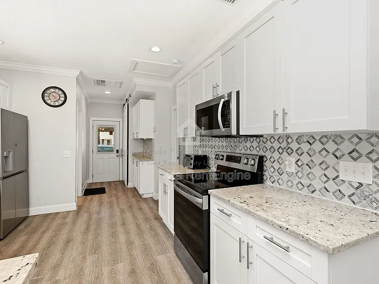 302 W Park St — Photo 14