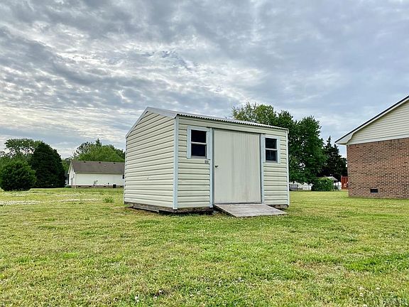 5th image of 236 Riverwood Dr
