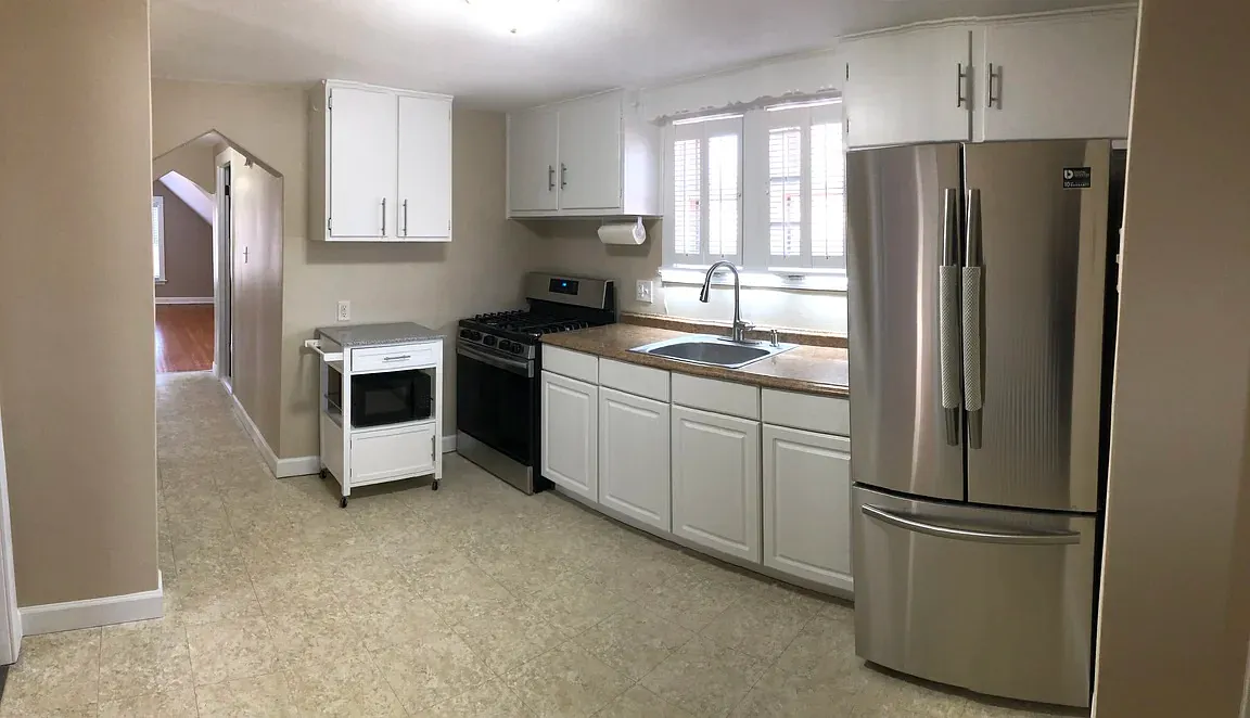 2 bed, 700 sqft, $1,599 — Photo 2