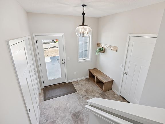 5th image of 4653 8th St NE