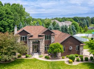 2117 Hunters Ridge Ct, Manitowoc, WI 54220