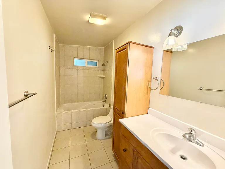 3774 La Crescenta Ave — Photo 24