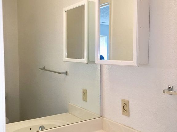 4th image of 116 Faulkner Cir APT 12