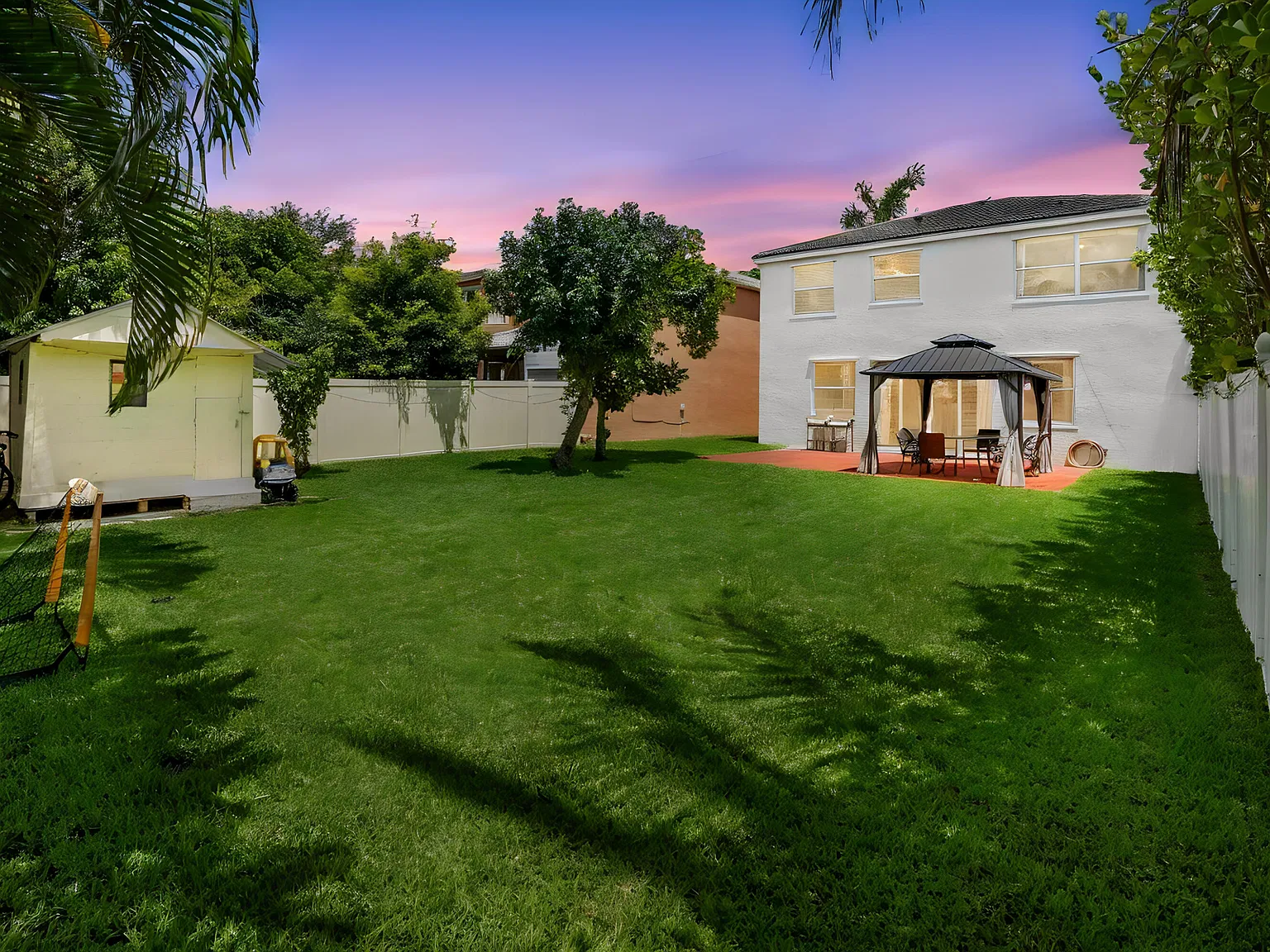 4 bed, 2.5 bath, 2104 sqft, $4,299 — Photo 2