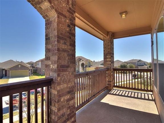2nd image of 607 Harwood Dr