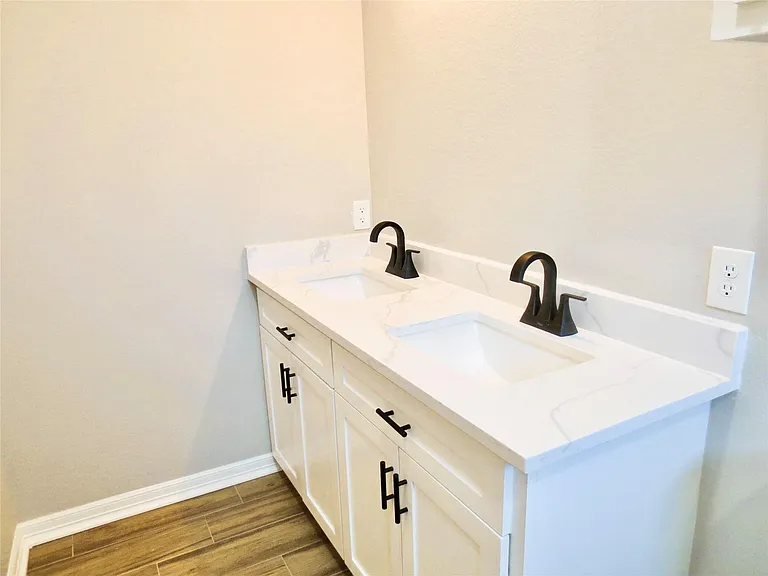 10316 Aldine Westfield Rd — Photo 11