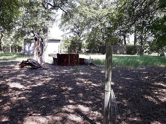 2nd image of 913 Meadowlark Ln