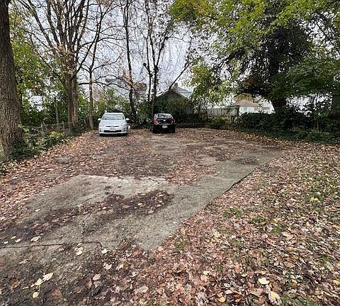 3rd image of 4210 Lowry Ave